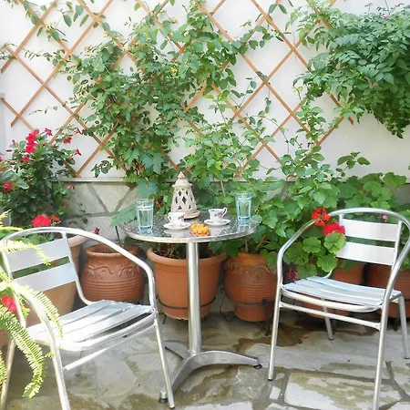 Casa de hóspedes Aggela 4*